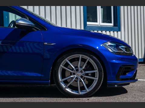 Volkswagen Golf 2.0 Golf R TSi 4Motion Semi-Auto 4WD 3dr 6