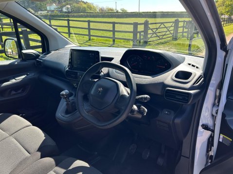 Peugeot Partner 1.5 BlueHDi 1000 Professional Premium + Standard Panel Van SWB Euro 6 (s/s) 22
