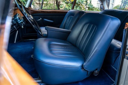 Bentley S2 Continental H.J Mulliner 24