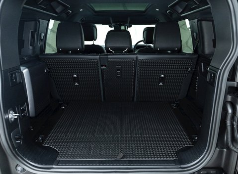 Land Rover Defender 110 V8 29