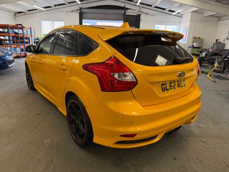 Ford Focus 2.0T EcoBoost ST-3 Euro 5 (s/s) 5dr 3