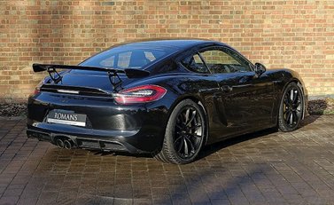 Porsche Cayman GT4 17