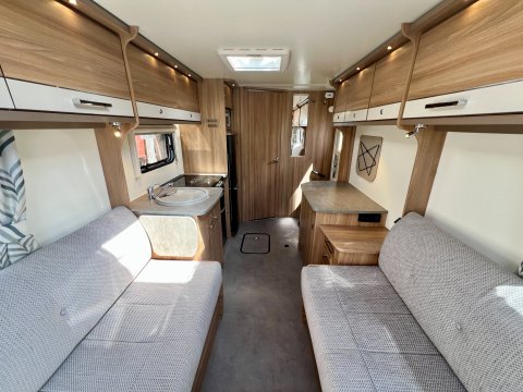 Bailey Pegasus Genoa GT70  19