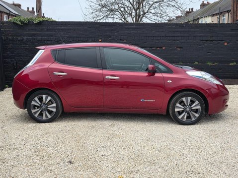 Nissan LEAF 30kWh Tekna Auto 5dr 8