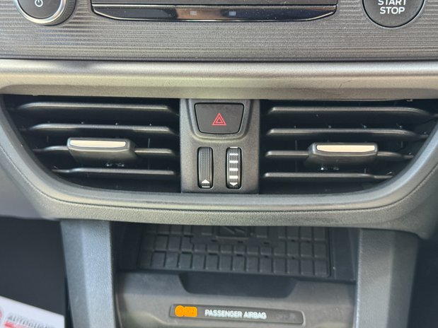 Ford Transit Courier SWB L1H1 Low Roof Limited Air Con Alloys Cruise Sensors EURO 6 35