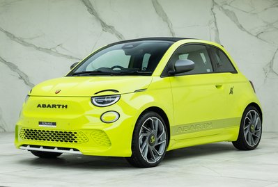 Abarth 500e Scorpionissima Cabrio