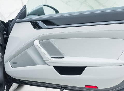 Porsche 911 Carrera S (992) 21