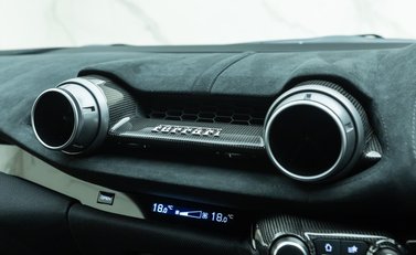 Ferrari 812 Competizione 20