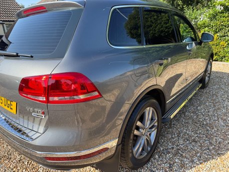 Volkswagen Touareg 3.0 TDI V6 BlueMotion Tech SE Tiptronic 4WD Euro 6 (s/s) 5dr 10