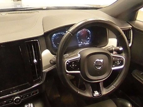 Volvo V90 2.0 V90 R-Design D4 Auto 5dr 3