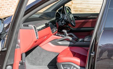 Porsche Cayenne S 16