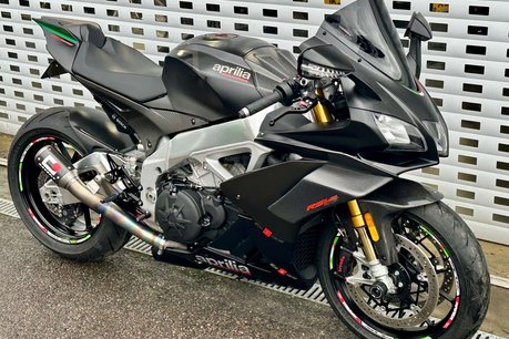 Aprilia RSV 1.1 RSV 4 1100 Factory 28