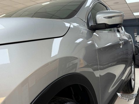 Nissan Qashqai 1.2 DIG-T N-Connecta 2WD Euro 6 (s/s) 5dr 65