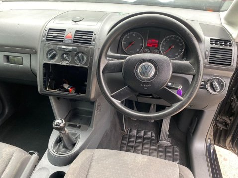 Volkswagen Touran 2.0 TDI SE 5dr (7 Seats) 17