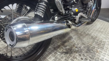 Moto Guzzi V7 ABS SPECIAL 2015 ONLY 7K MOT EXCELLENT CONDITION RETRO 744CC 46