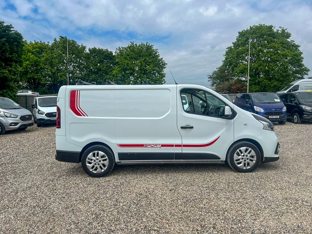 Renault Trafic SWB L1H1 (SOLD) Sportive SL27 Air Con Alloys Nav Sensors EURO 6 NO VAT 5