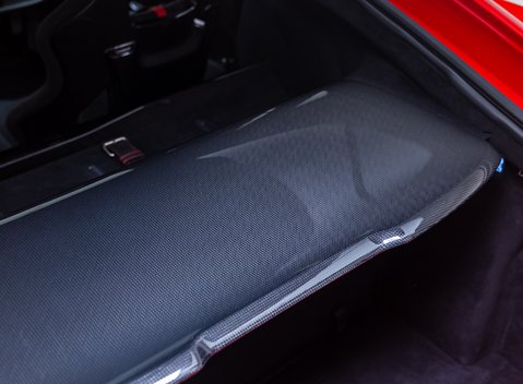 Ferrari 812 Competizione 30