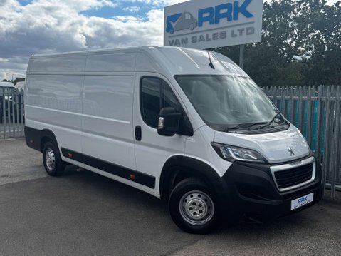 Peugeot Boxer 2.2 BlueHDi 435 Professional Premium + Panel Van 5dr Diesel Manual L4 5