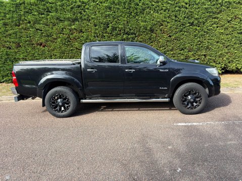 Toyota Hilux 3.0 D-4D Invincible 4WD Euro 5 4dr 4