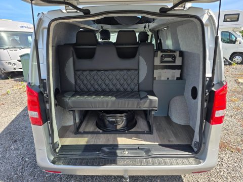 Mercedes-Benz Vito Camper Van 17