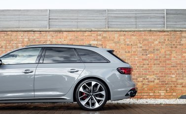 Audi RS4 Avant 29