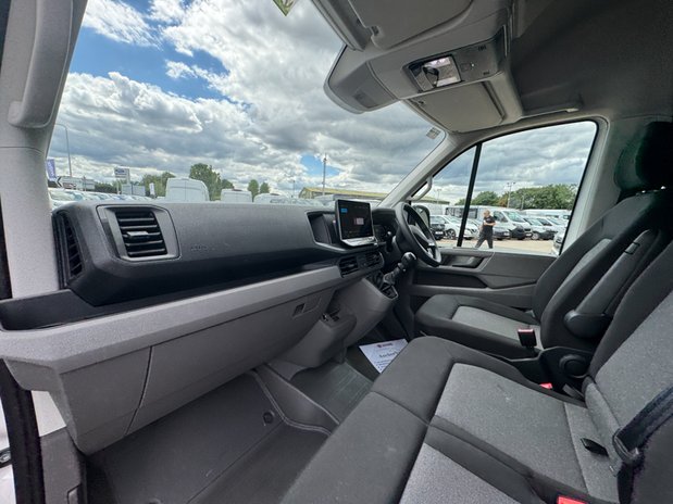 Volkswagen Crafter MWB L2H2 [SOLD CR] High Roof Commerce Plus Cr35 Air Con Cruise EURO 6 12