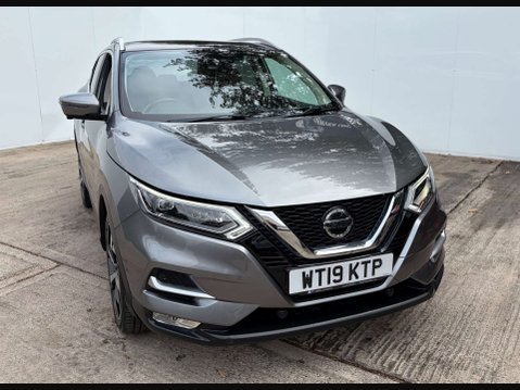Nissan Qashqai 1.3 Qashqai Tekna DiG-T Semi-Auto 5dr 4