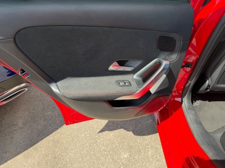 Mercedes-Benz A Class 2.0 A250 AMG Line (Premium Plus) Hatchback Petrol 7G-DCT Euro 6 (224 ps) 40