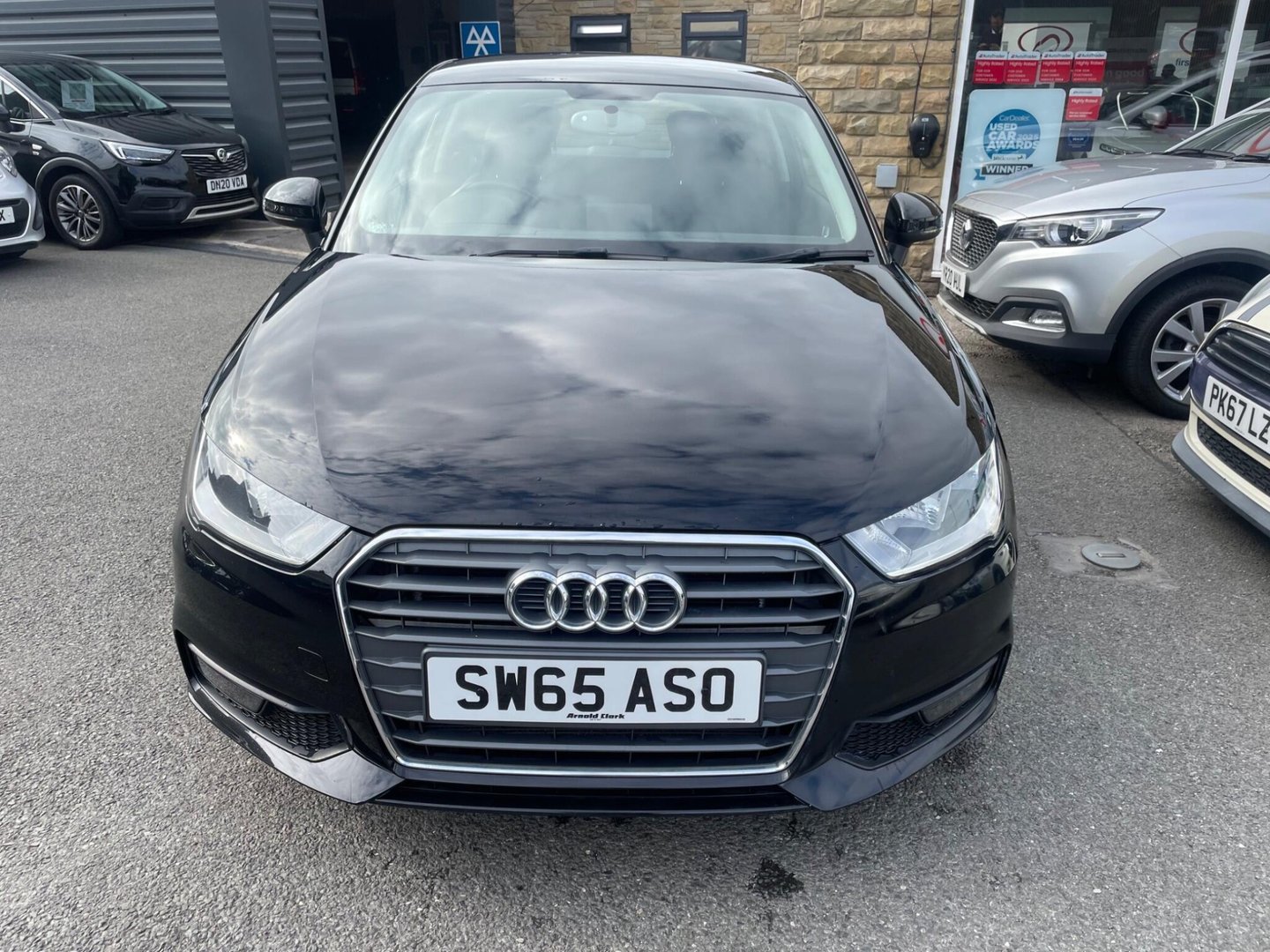 2015 Audi A1 — image 2