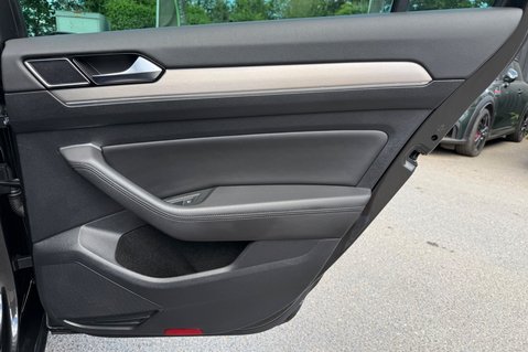 Volkswagen Passat GT TSI EVO DSG - PANORAMIC SUNROOF -19 INCH ALLOYS - ONE OWNER 32