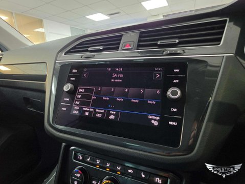 Volkswagen Tiguan 2.0 TDI SEL DSG Euro 6 (s/s) 5dr 36