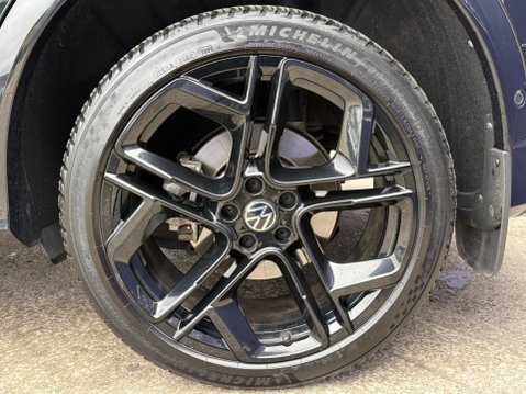Volkswagen Tiguan 1.5 TSI eHybrid 19.7kWh R-Line SUV 5dr Petrol Plug-in Hybrid DSG Euro 6 (s/ 16