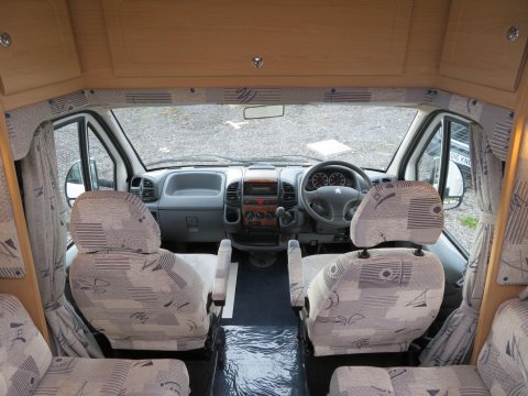 Auto-Sleepers Nuevo Motor Home 15