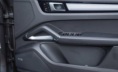 Porsche Cayenne Turbo S E-Hybrid 23