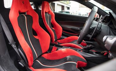 Ferrari 488 Pista 12