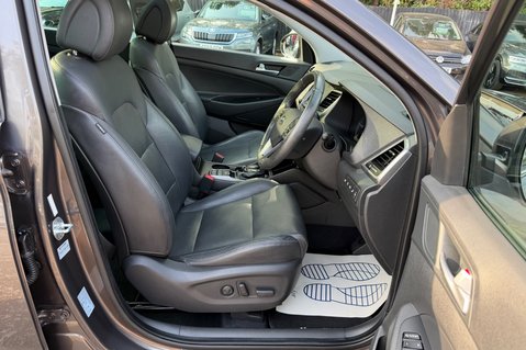 Hyundai TUCSON CRDI PREMIUM SE - 2 OWNERS - 10 HYUNDAI SERVICES  15