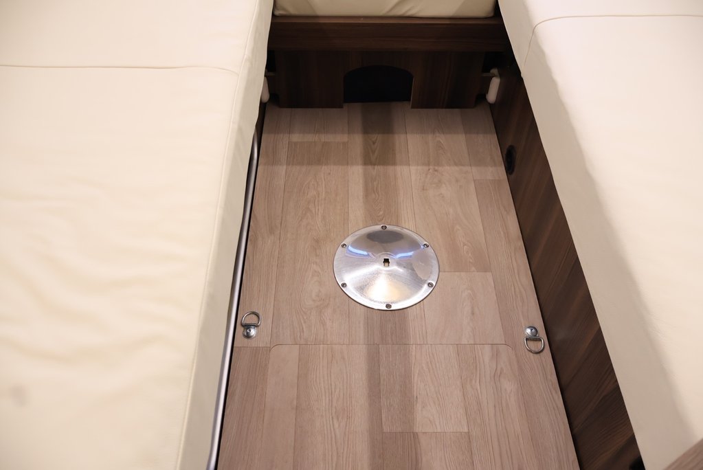 Fiat Ducato Laika 646 ECOVIP 180 BHP Auto huge factory upgrades cost new £98K    39