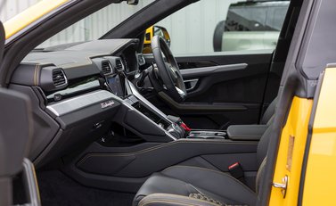 Lamborghini Urus 17