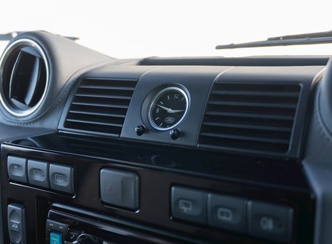 Land Rover Defender 90 Autobiography Edition 19