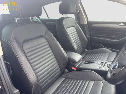 Volkswagen Passat 1.4 TSI 13kWh GTE Saloon 4dr Petrol Plug-in Hybrid DSG Euro 6 (s/s) (218 ps 11