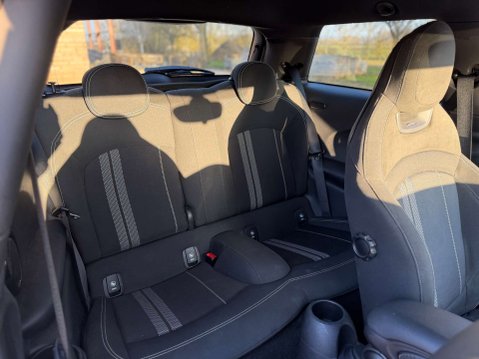 Mini Hatch 2.0 John Cooper Works 3dr 17