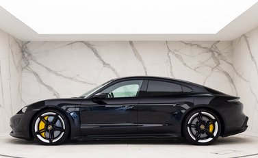 Porsche Taycan Turbo S 2