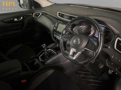 Nissan Qashqai 1.3 DIG-T Acenta Premium SUV 5dr Petrol Manual Euro 6 (s/s) (140 ps) Alloys 12