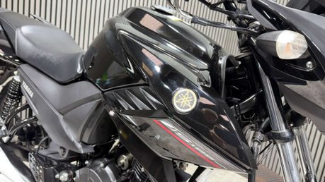Yamaha YS125 2018 68 PLATE LONG MOT SERVICED ONLY 8K IDEAL LEARNER BIKE 125CC 23