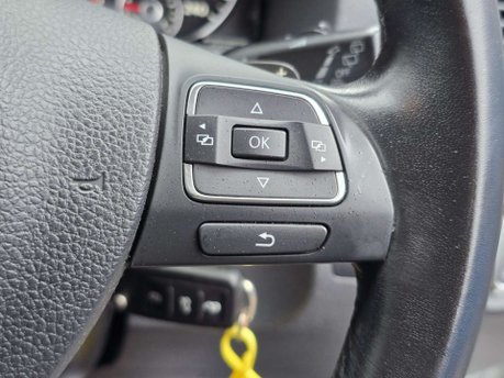 Volkswagen Touran 1.4 TSI SE MPV 5dr Petrol DSG Euro 5 (140 ps) 23