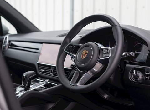 Porsche Cayenne V6 11