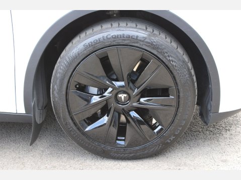 Tesla Model Y LONG RANGE AWD 30