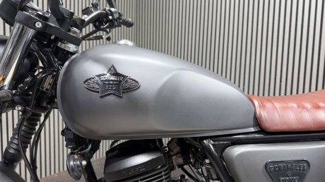 WK Bikes Scrambler 2023 ONLY 5K 1 OWNER MOT AUGUST 2027 LEARNER 125CC 21