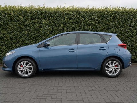 Toyota Auris 1.2 VVT-i Business Edition Hatchback 5dr Petrol Manual Euro 6 (s/s) (116 ps 9
