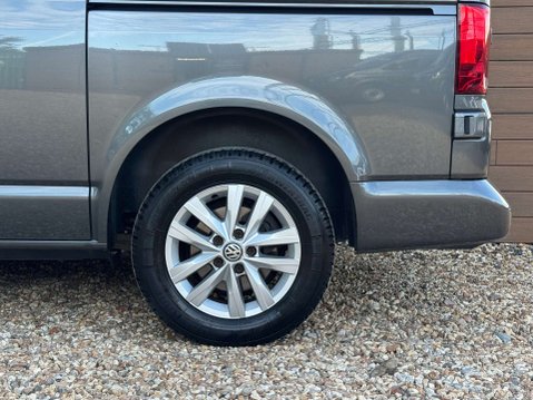 Volkswagen Transporter 2.0 Transporter T28 Highline TDI 16
